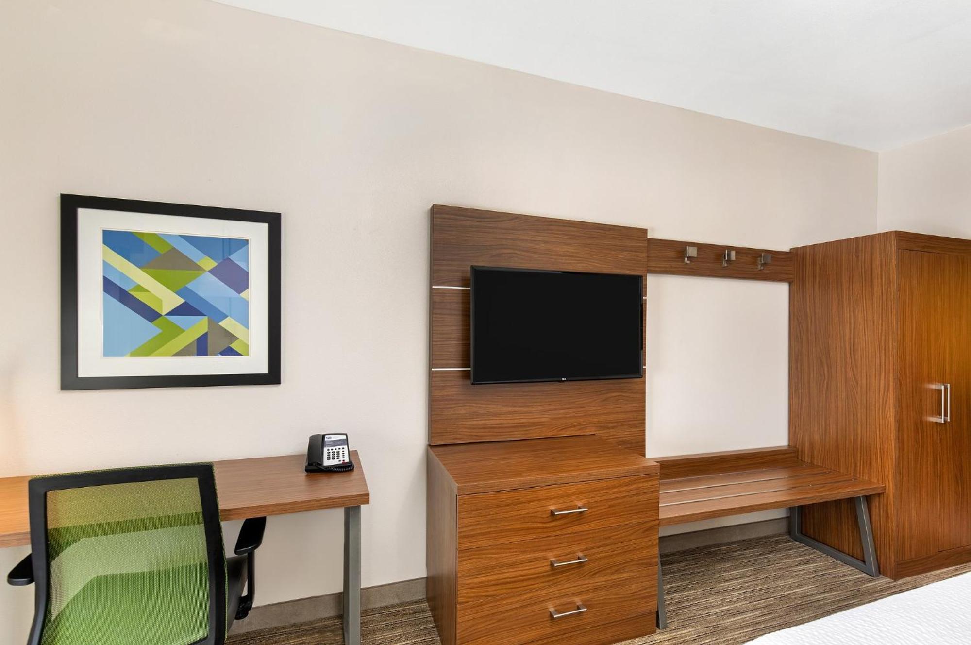 Holiday Inn Express Hotel & Suites Birmingham - Inverness 280 By Ihg Екстер'єр фото