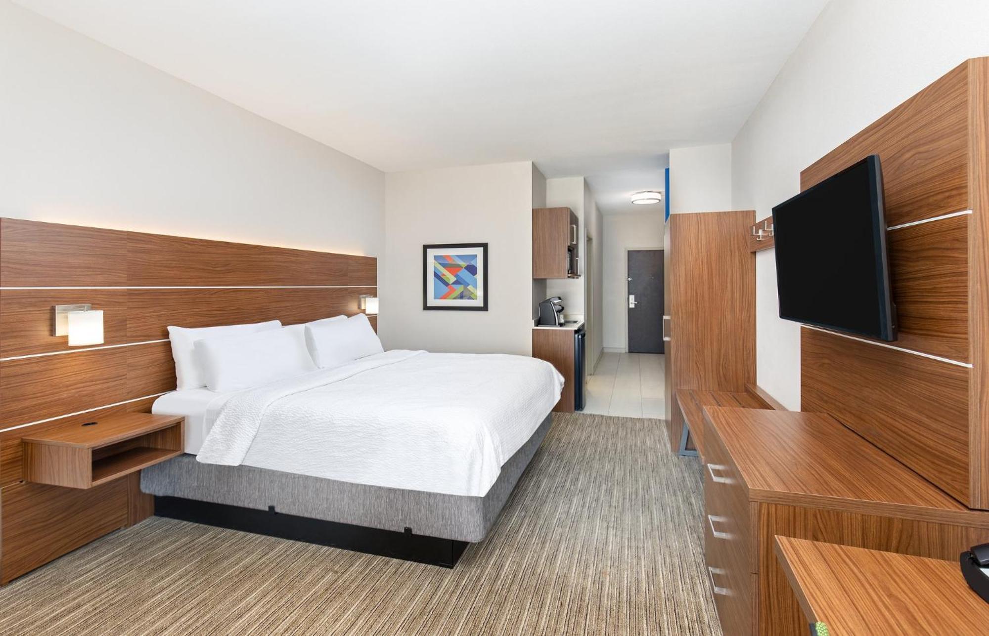 Holiday Inn Express Hotel & Suites Birmingham - Inverness 280 By Ihg Екстер'єр фото