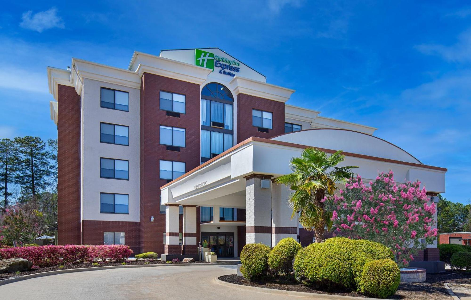 Holiday Inn Express Hotel & Suites Birmingham - Inverness 280 By Ihg Екстер'єр фото