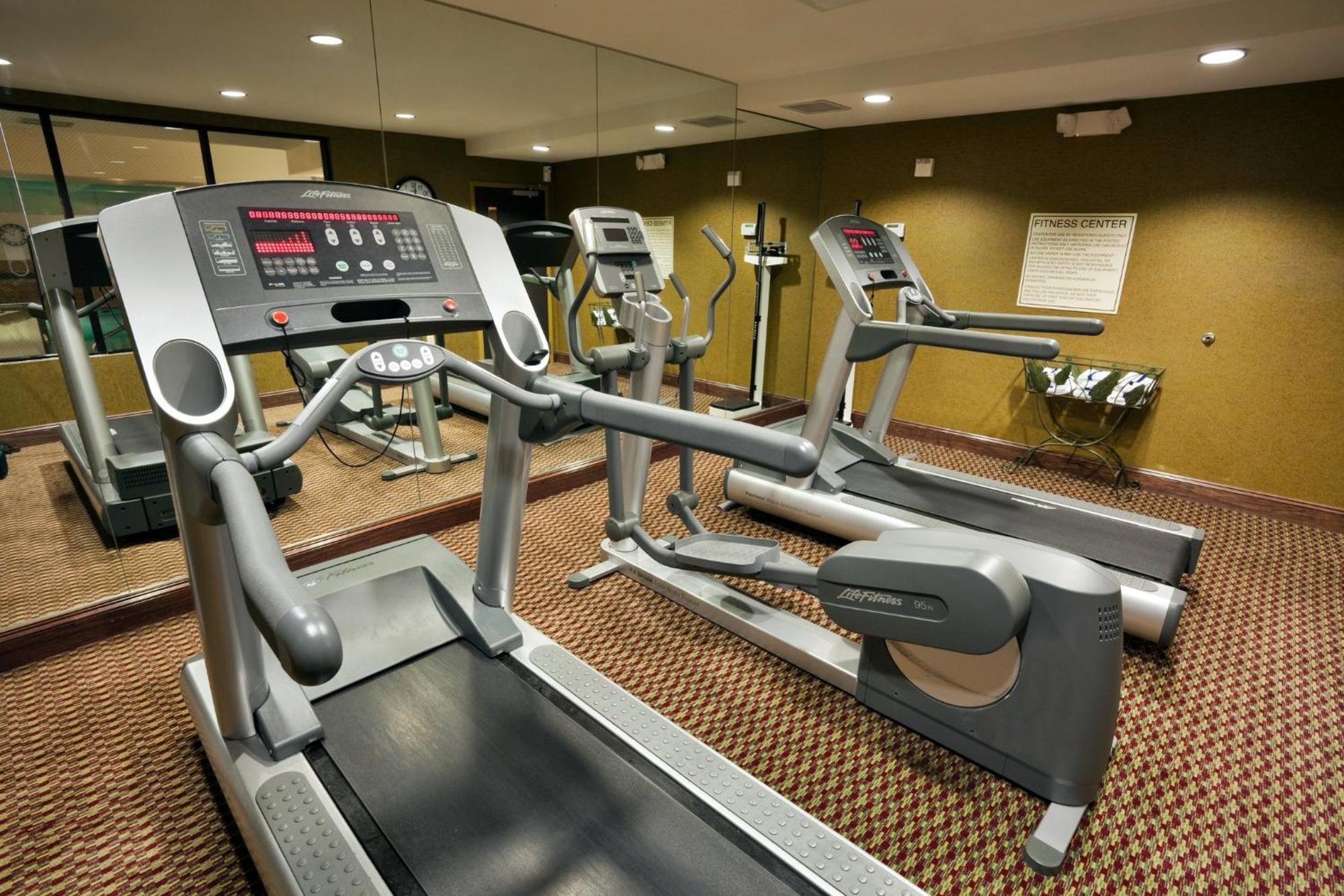 Holiday Inn Express Hotel & Suites Birmingham - Inverness 280 By Ihg Екстер'єр фото