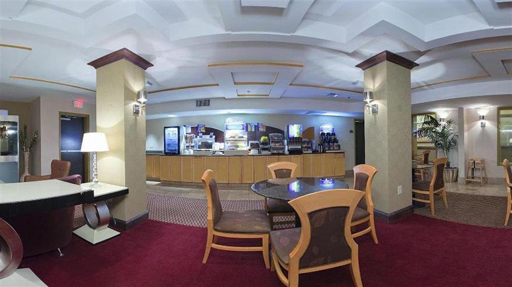 Holiday Inn Express Hotel & Suites Birmingham - Inverness 280 By Ihg Екстер'єр фото